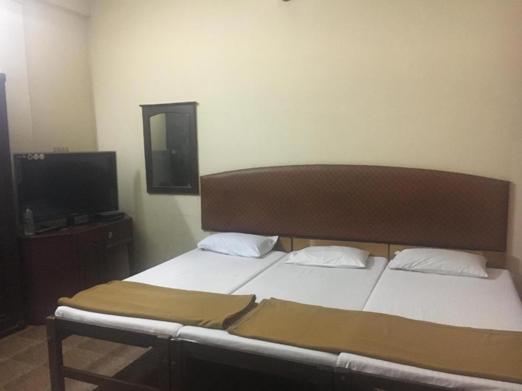 Отель Anupam Residency Коччи Экстерьер фото